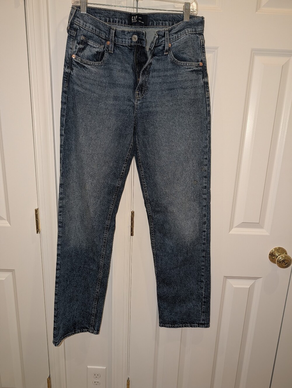 GAP 90s Loose Jeans in Washed Blue Denim